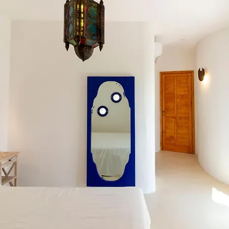 Tuna Villa *